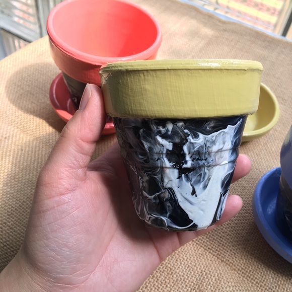 Set of 4 Handmade Terracotta Planters! - Picture 4 of 9